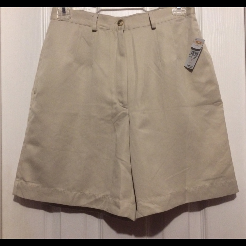 🌴 NWT- Talbots Khaki Shorts